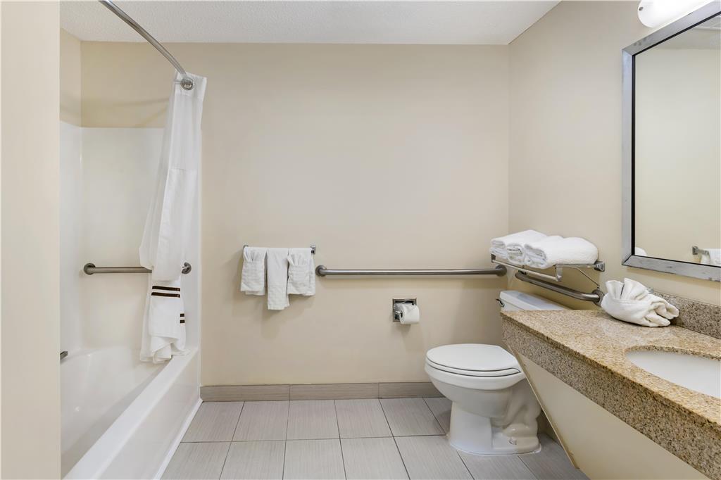 Best Western Plus Richmond Hill Inn - photo 32