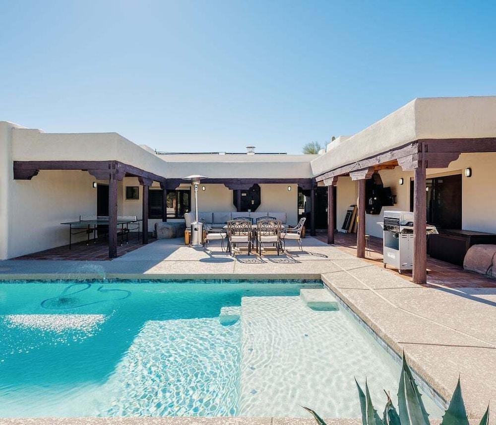 Bed Rock Desert pool Heat Available Spring Break — hotel in Cave Creek