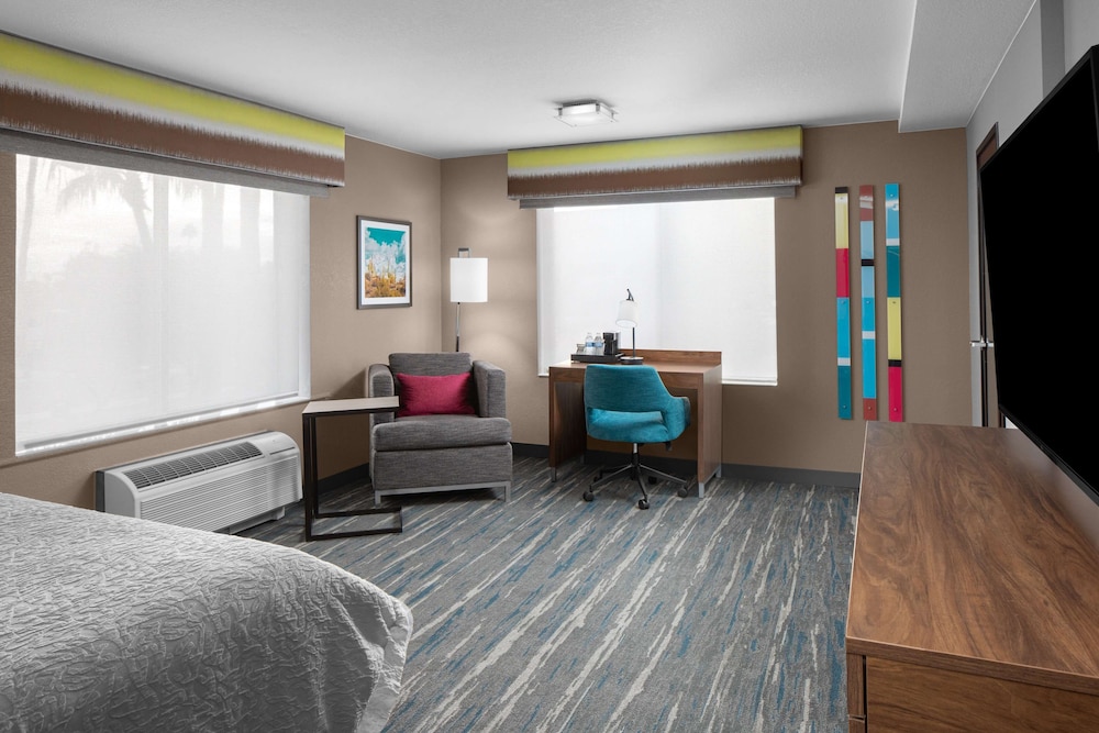 Hampton Inn Phoenix Biltmore - photo 10