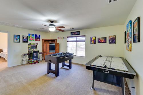 Cheerful Maricopa Gem with Home Theater and Game Room — 4-Star Luxury Hotel in Maricopa, United States