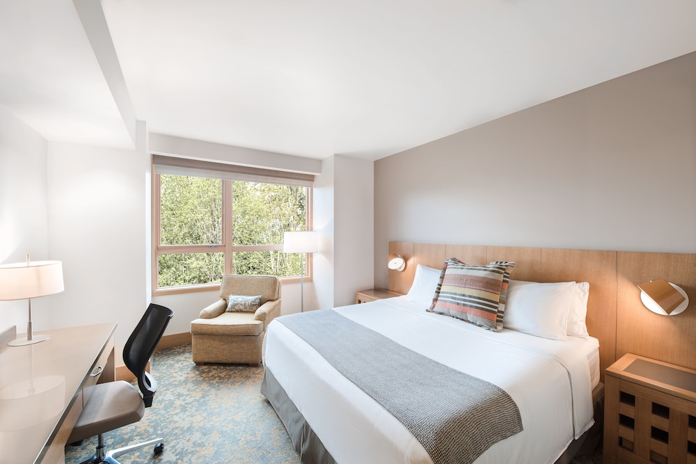 Cedarbrook Lodge - photo 6