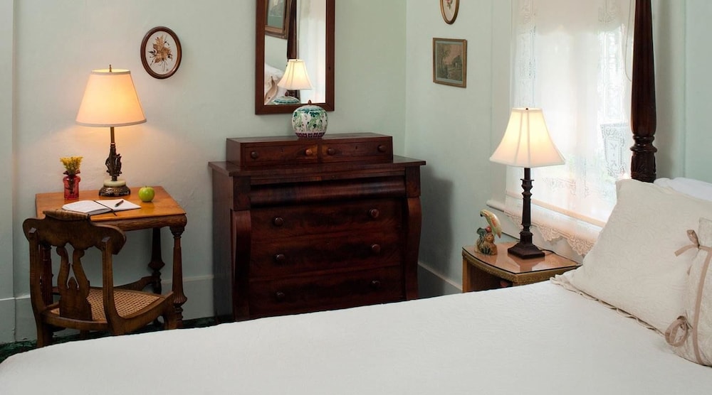 Devereaux Shields House - photo 4