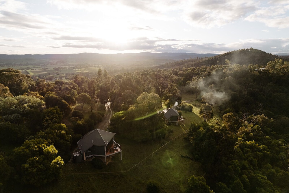 Kangaroo Ridge Retreat — 4-Star Luxury Hotel in Healesville, Australia