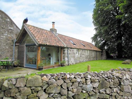 Tullibole Castle Longhouse — 4-Star Luxury Hotel in Kinross, United Kingdom