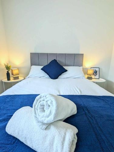 3 Bed Sleeps 5 3 Bath Parking WiFi — hotel in Watton