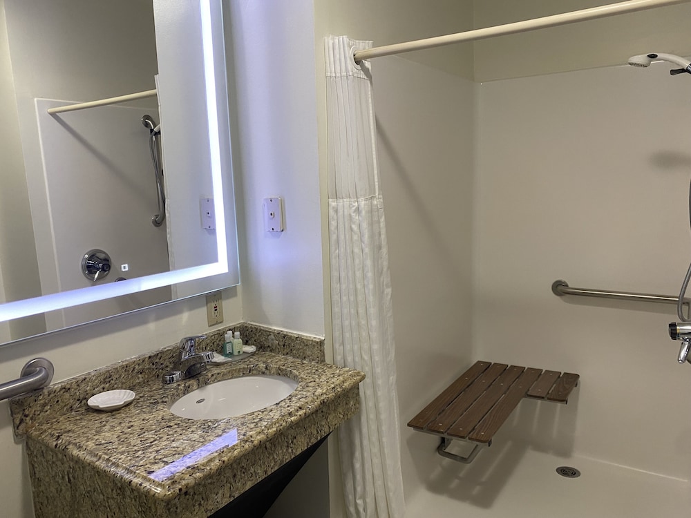 Distill Inn - photo 52