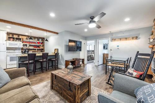 Steps from PC MTN Heated Pool - carbon neutral hotel in Bridgeport