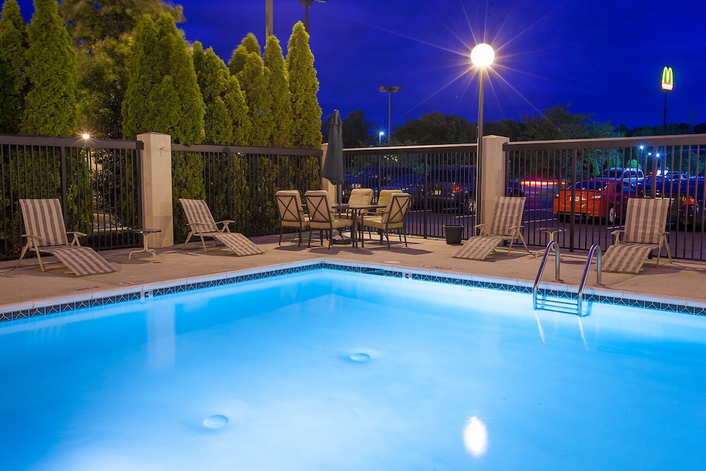 Hampton Inn Pennsville - photo 39