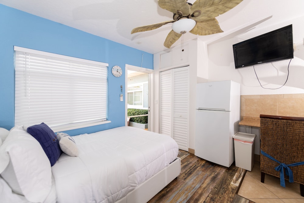 Tropic Isle Boutique Hotel - photo 28