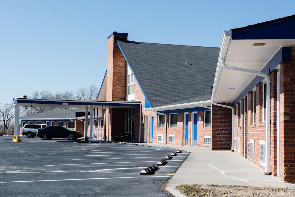 Grand View Plaza Inn & Suites - photo 102