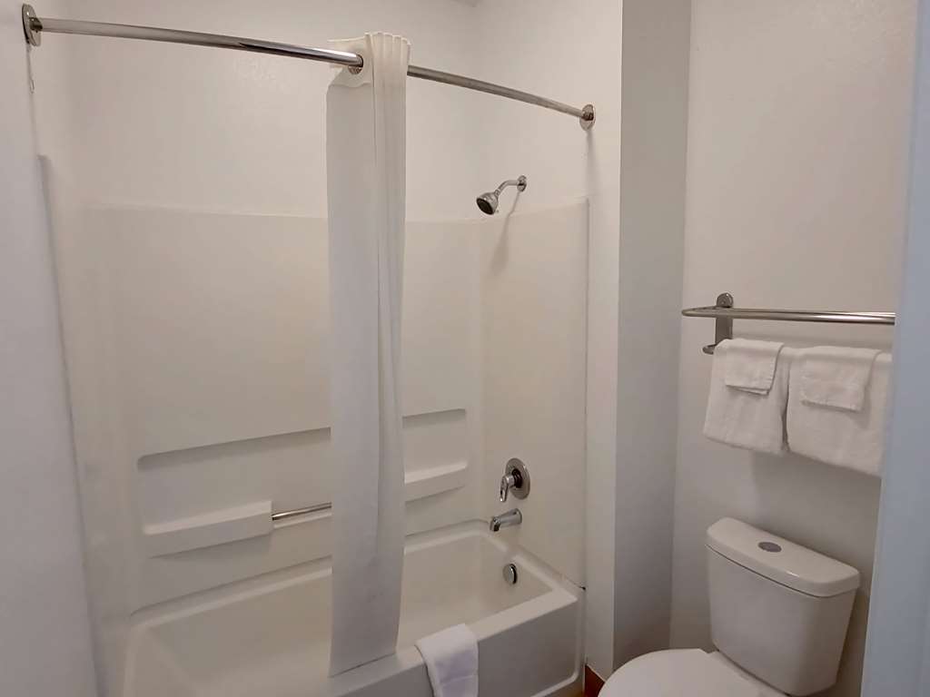 Super 8 by Wyndham Forney East Dallas - photo 16