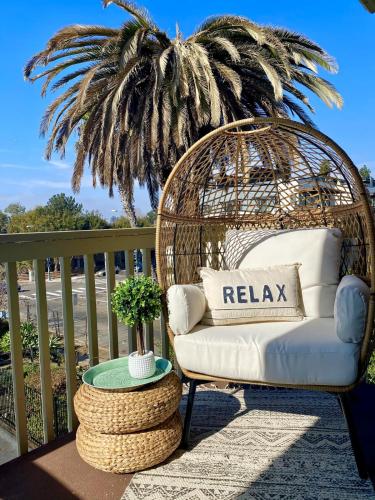 Bright & Quiet 1 Bed Condo with Balcony — 4-Star Luxury Hotel in San Diego, United States