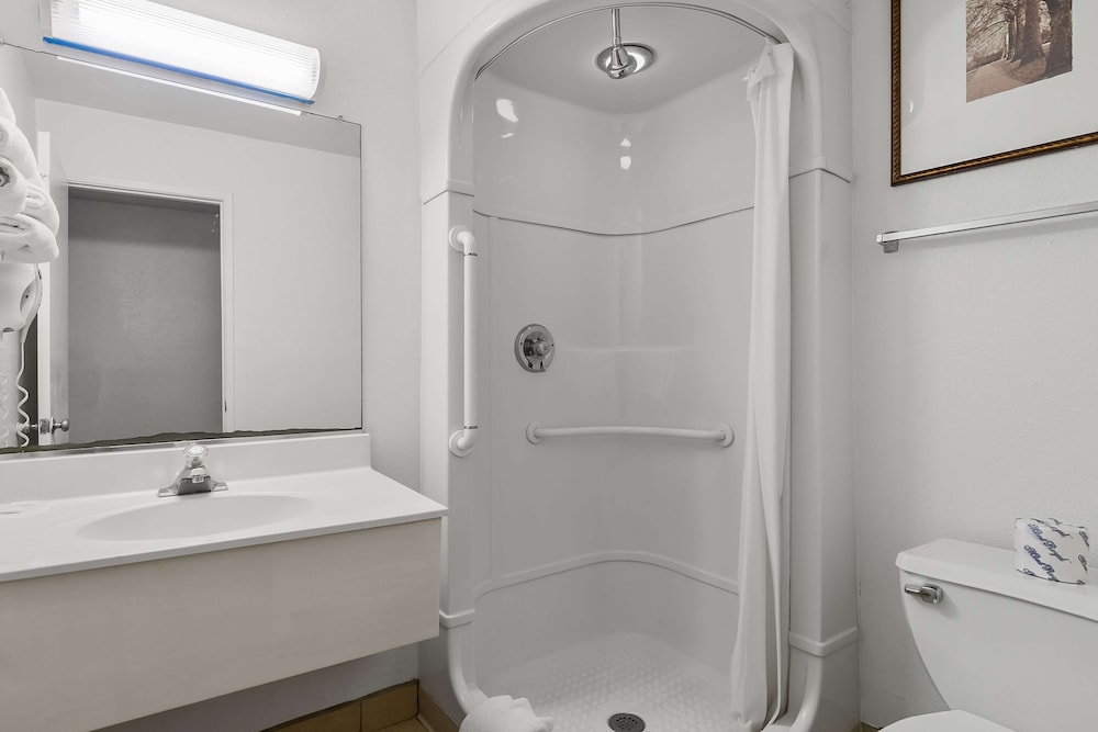 Americas Best Value Inn Lincoln Airport - photo 27