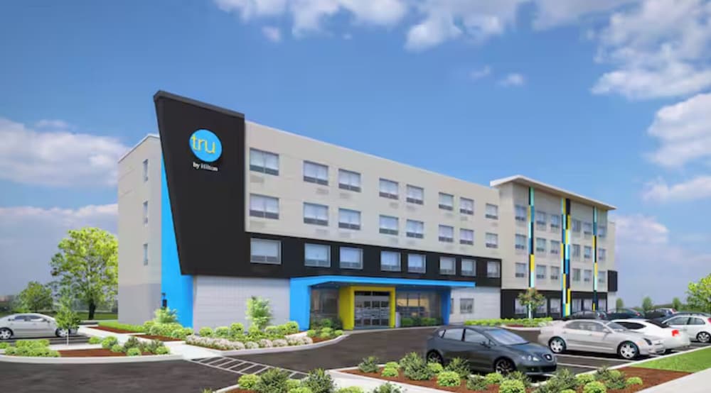 Tru by Hilton Oshkosh - featured photo