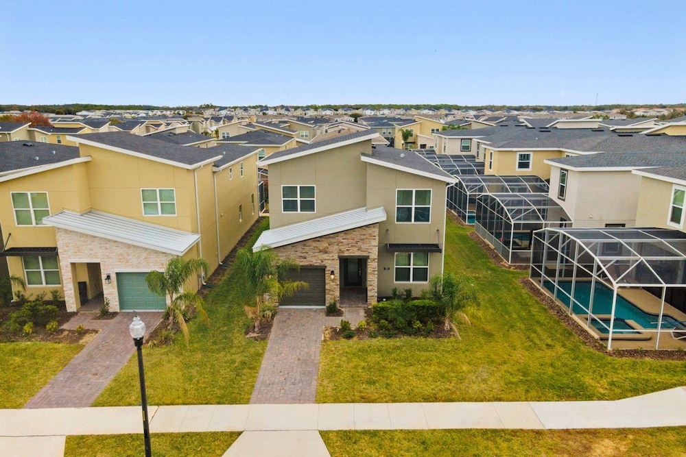 Chic Spacious 5BR Retreat Near Disney - photo 41