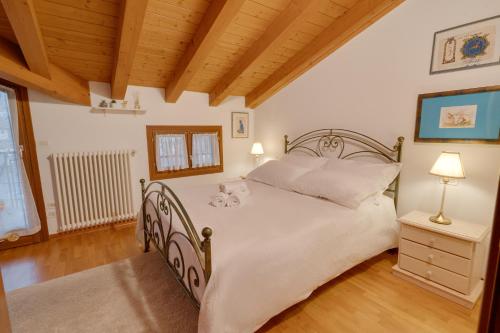 Katja's Flower Valley 90m2 con Vista Castello e 2 parcheggi a due passi dal centro storico — 4-Star Luxury Hotel in Gorizia, Italy