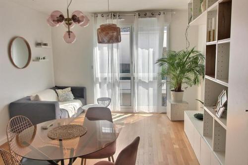 Le Toit Du Montvalerien Suresnes — Suresnes