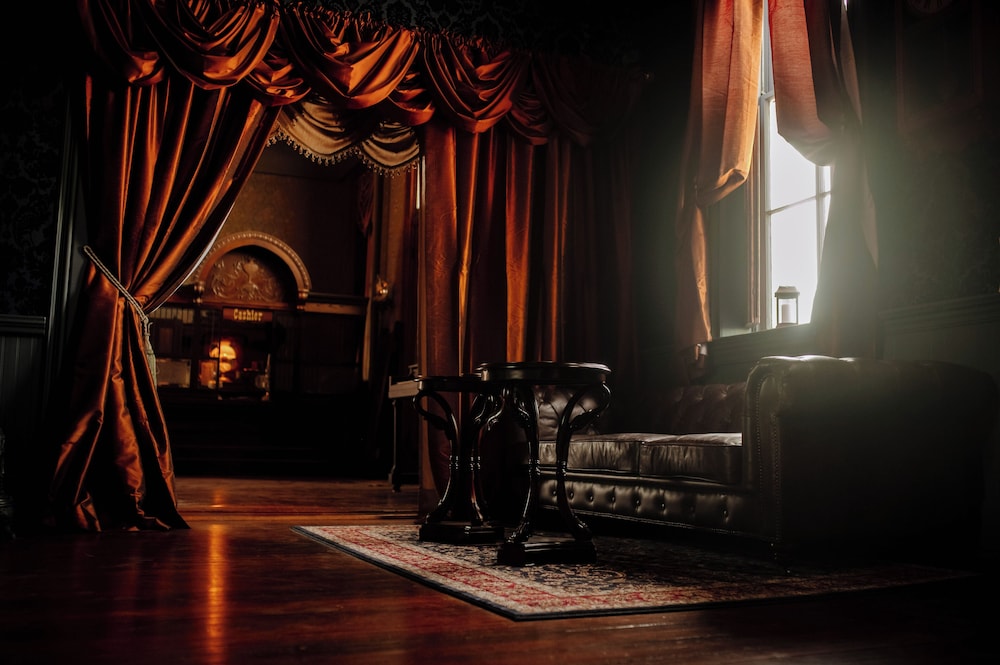 White House Hotel - photo 36