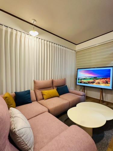 Spring of Mapo 201 5 minutes on foot from Hongik University Station — 4-Star Luxury Hotel in Seoul, South Korea