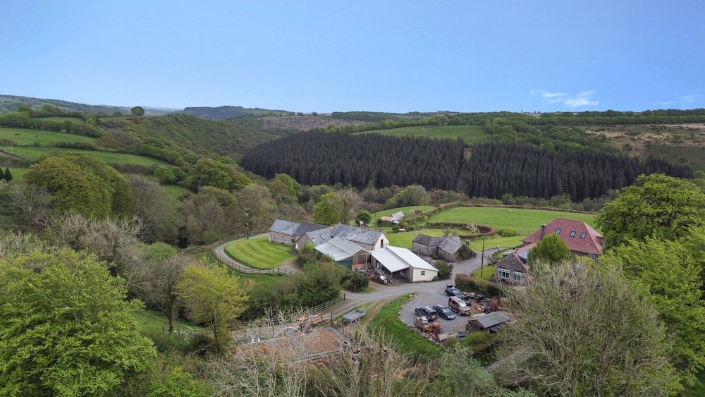 West Hollowcombe Farm — 4-Star Luxury Hotel in Dulverton, United Kingdom