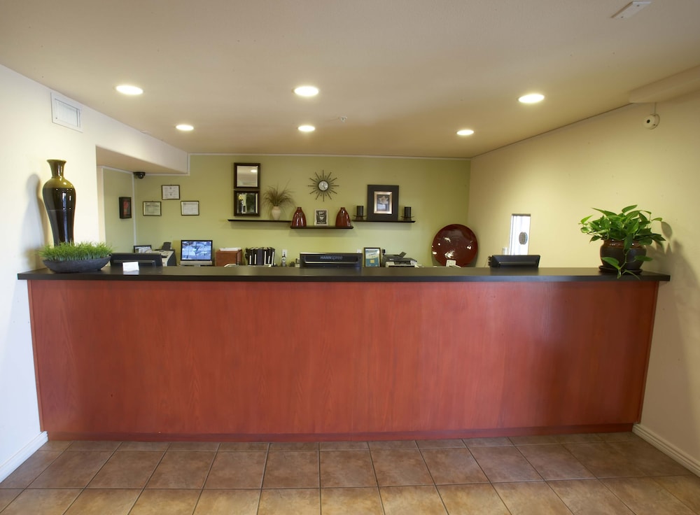 Premier Inns Tolleson - photo 3