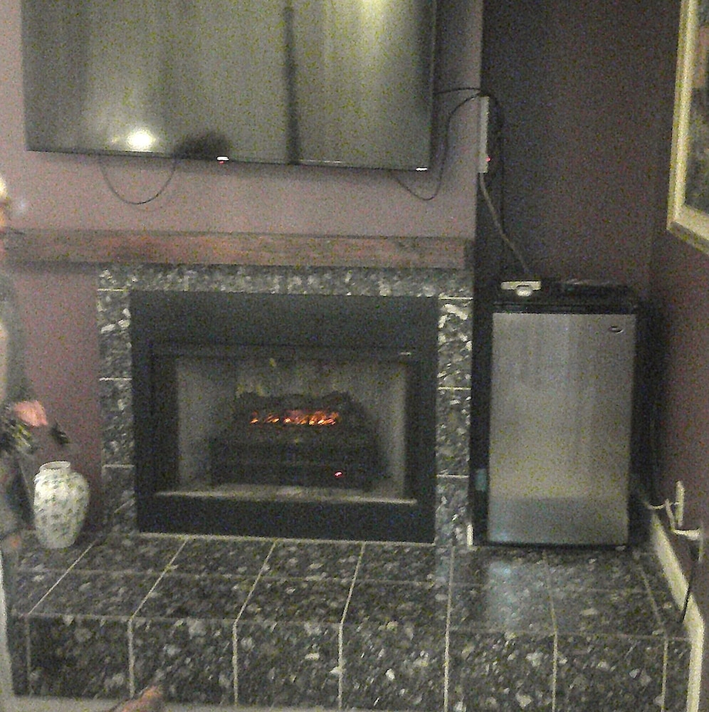 Lil Black Bear Inn - photo 34