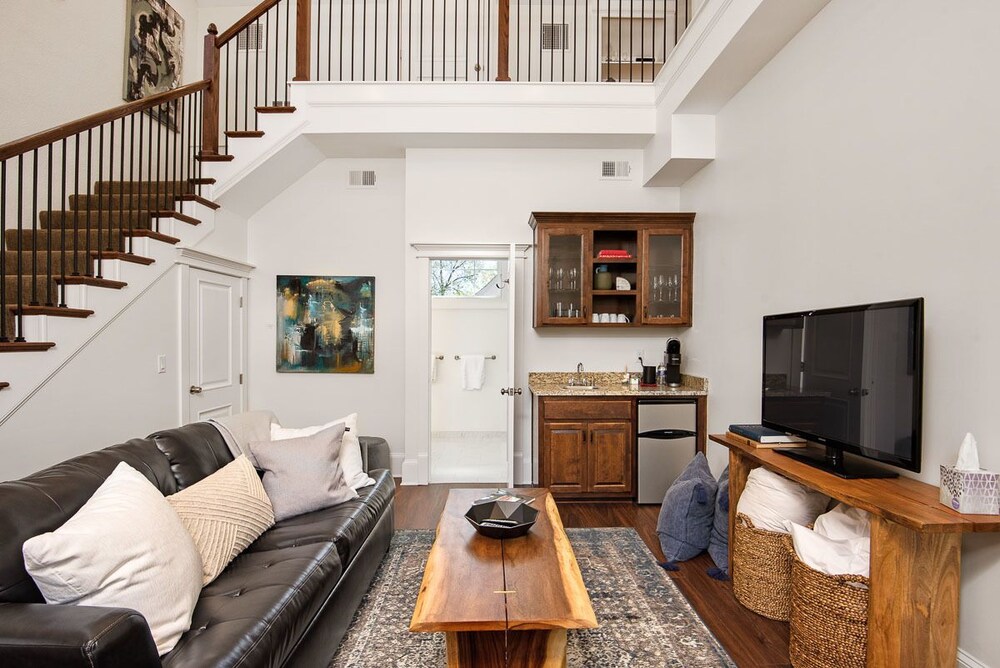 Oak Street Mansion - photo 19