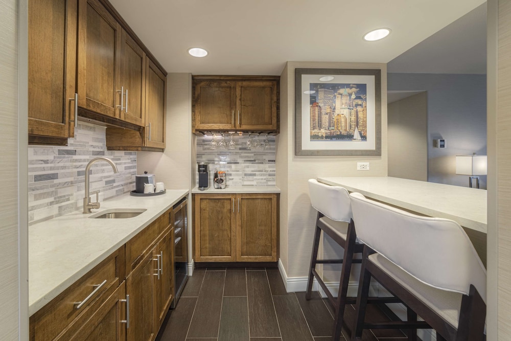 Hampton Inn Carlstadt At The Meadowlands - photo 15