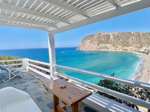 Agia Kyriaki Studios - last minute hotel in Milos