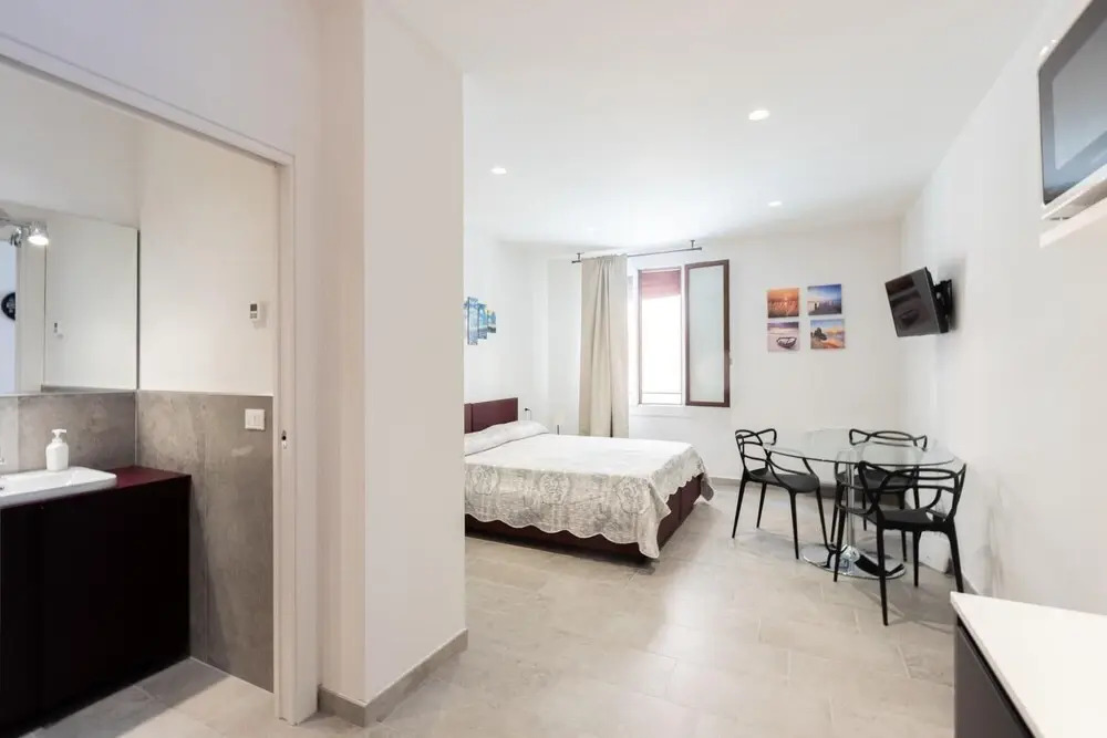 Goito 4 Bologna by Short Holidays — 4-Star Luxury Hotel in Bologna, Italy