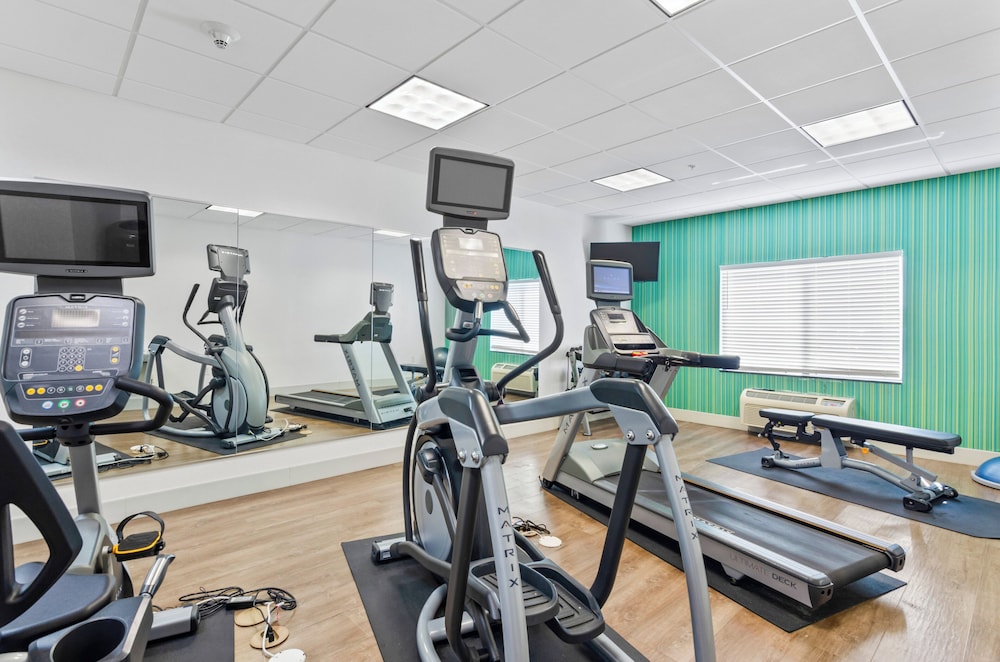 Holiday Inn Express Hotel & Suites Mount Airy by IHG - photo 22