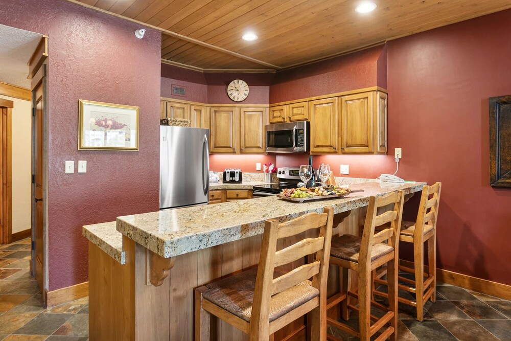 Powder Run 2 Bedroom Condo By All Seasons Resort Lodging - photo 13