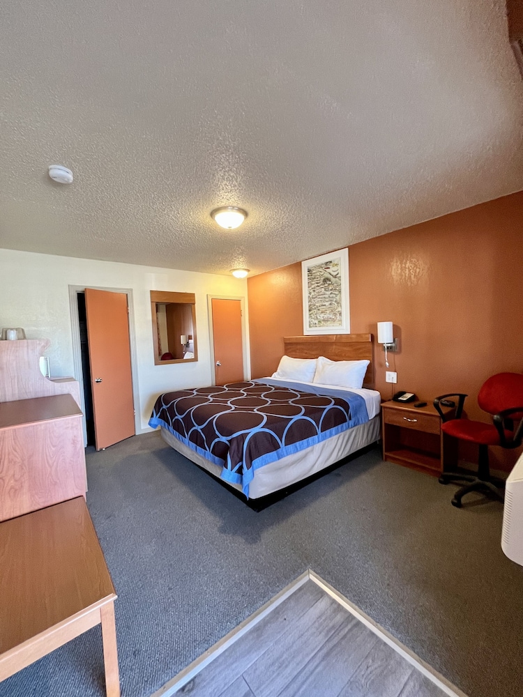 Sun Valley Motel - photo 3