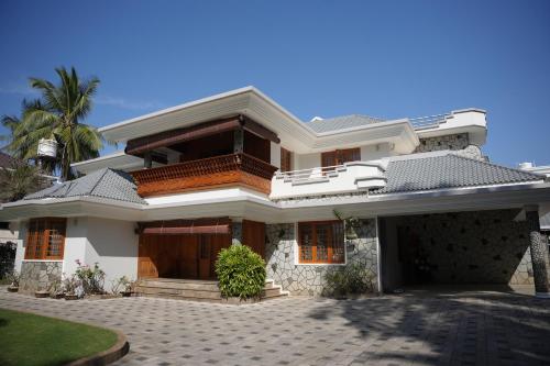Alite Posh 4 BHK Villa in Thrissur Town — 4-Star Luxury Hotel in Trichur, India