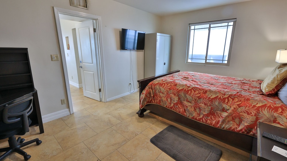 Driftwood Beach Motel - photo 27