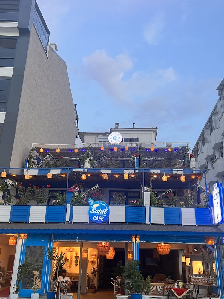 Simirna Sahil Otel in Cinarcik, Turkey