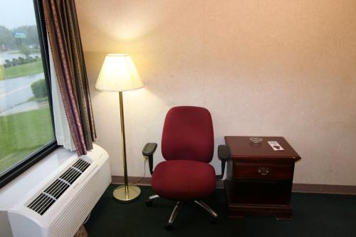 Executive Inn Kershaw - photo 9