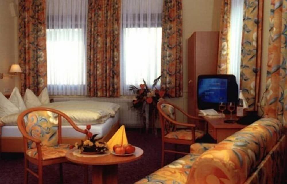 Traube Hotel Ã Ffingen — Fellbach — photo 5