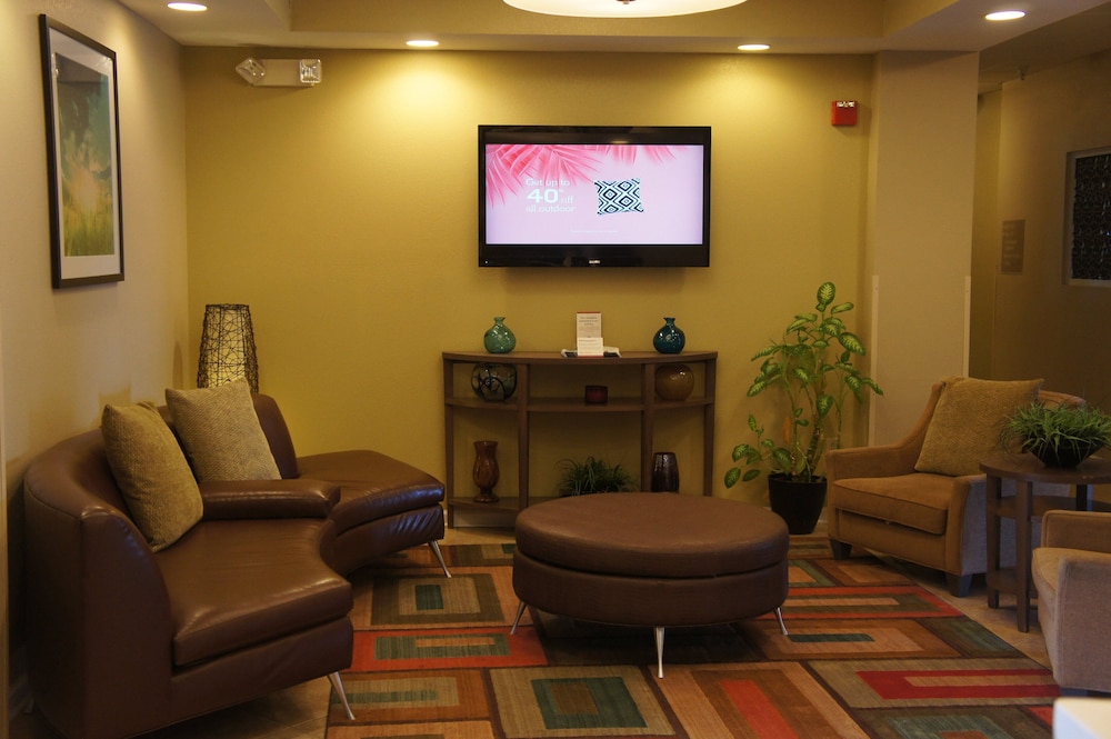 Candlewood Suites Clarksville by IHG - photo 30
