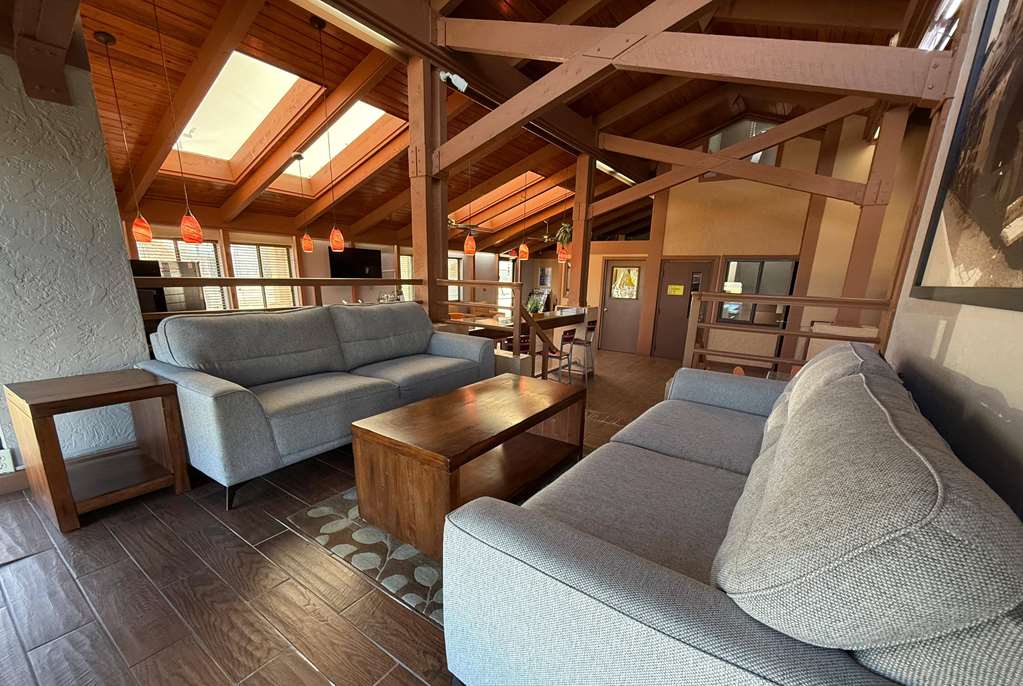 Super 8 by Wyndham Hutchinson - photo 3