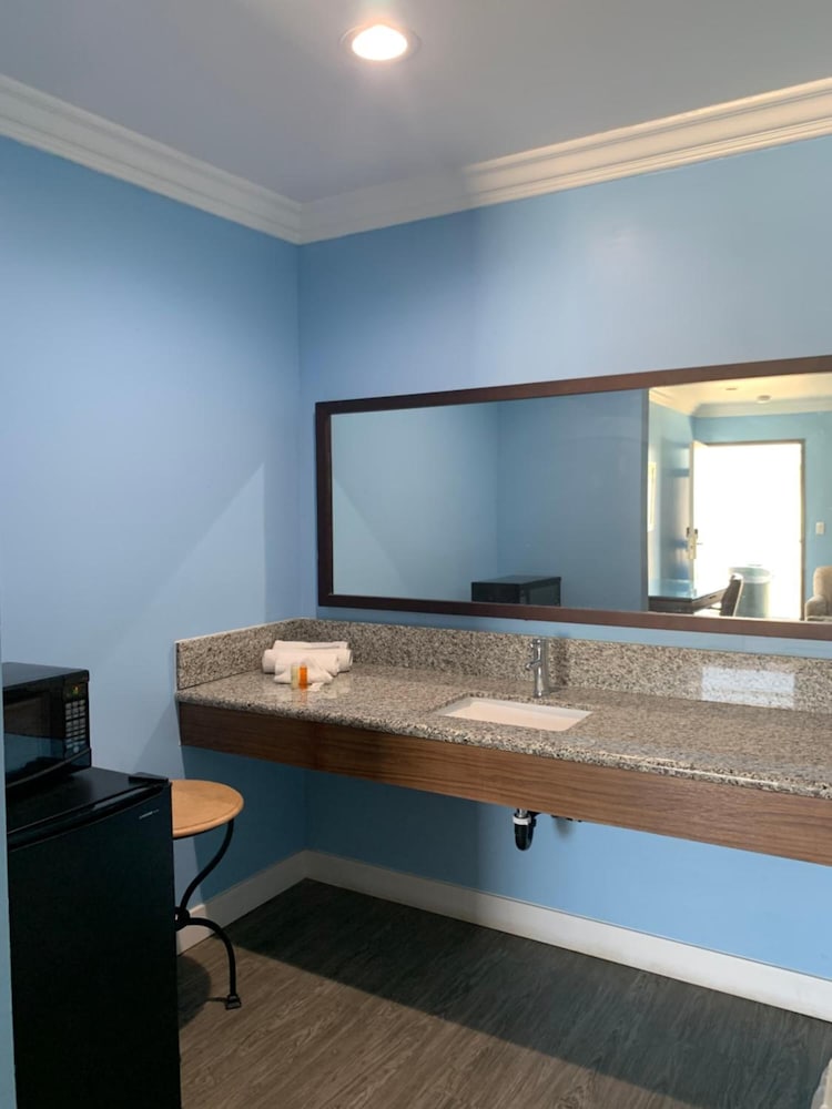 Redondo Beach Motel - photo 19