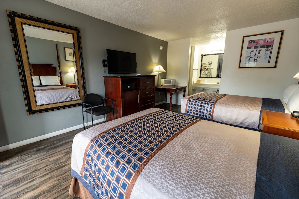 American Inn & Suites Russellville - photo 17