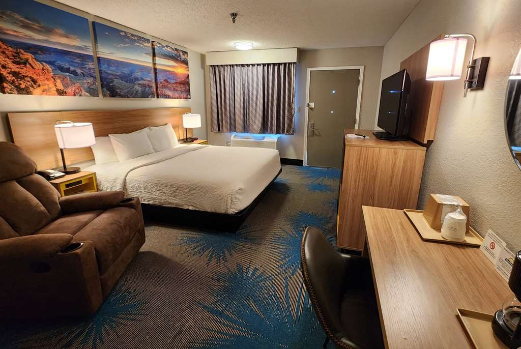 Days Inn by Wyndham Tucumcari - photo 34