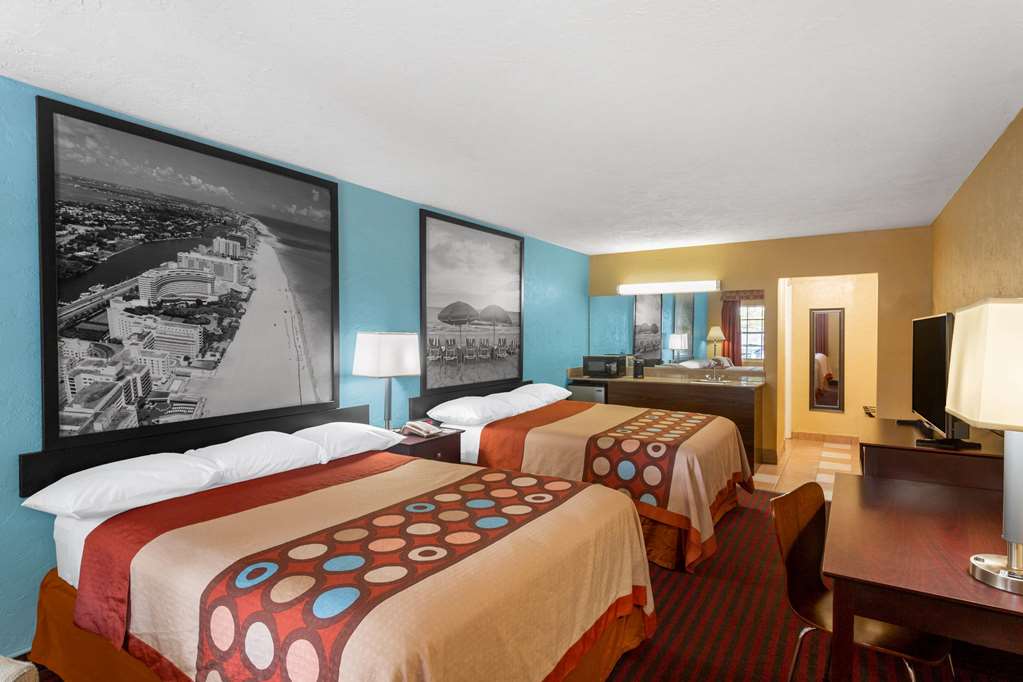 Super 8 by Wyndham Bradenton Sarasota Area - photo 10