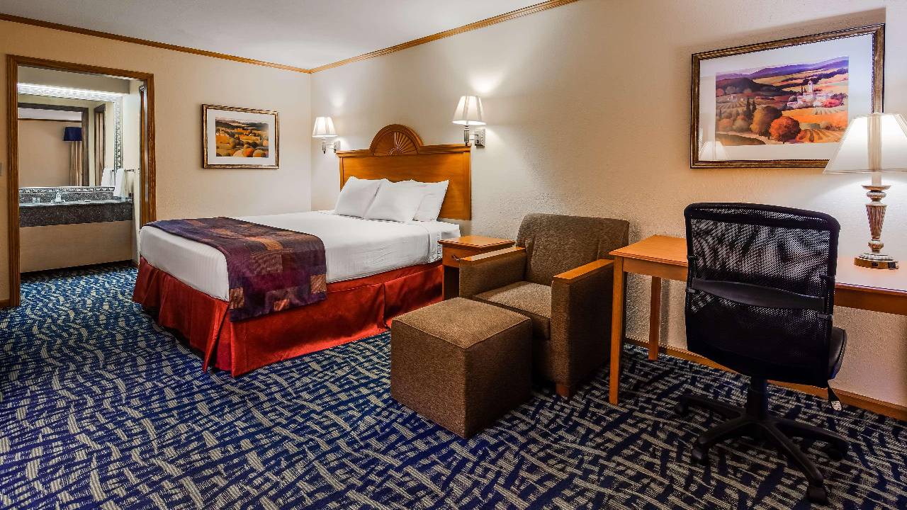 SureStay by Best Western Kansas City Country Inn North - photo 4