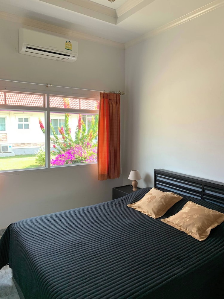 Surin Dreambeach View 4 — hotel in Thap Sakae