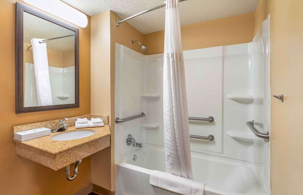 Extended Stay America Suites Chesapeake Greenbrier Circle - photo 32