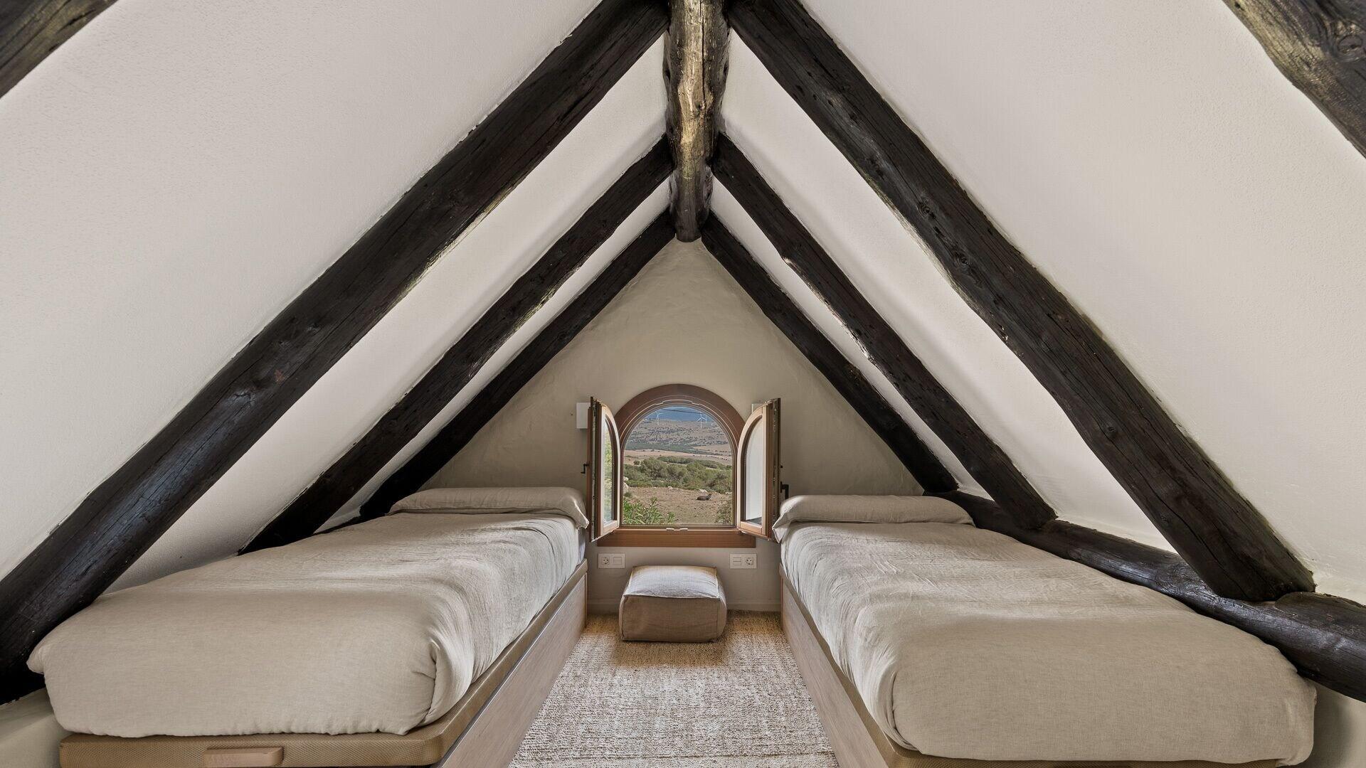 The Cave Tarifa Large Luxury in the Countryside — 4-Star Luxury Hotel in Tarifa, Spain