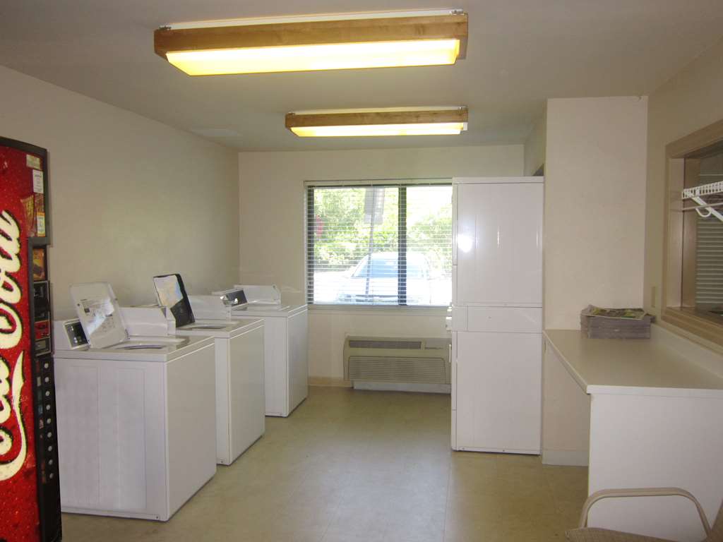 Candlewood Suites Jacksonville Southpoint - photo 29
