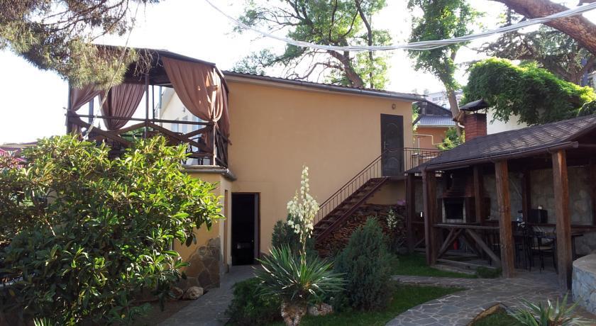 Deluxe Classic Guest House 21008896 — Livadiya